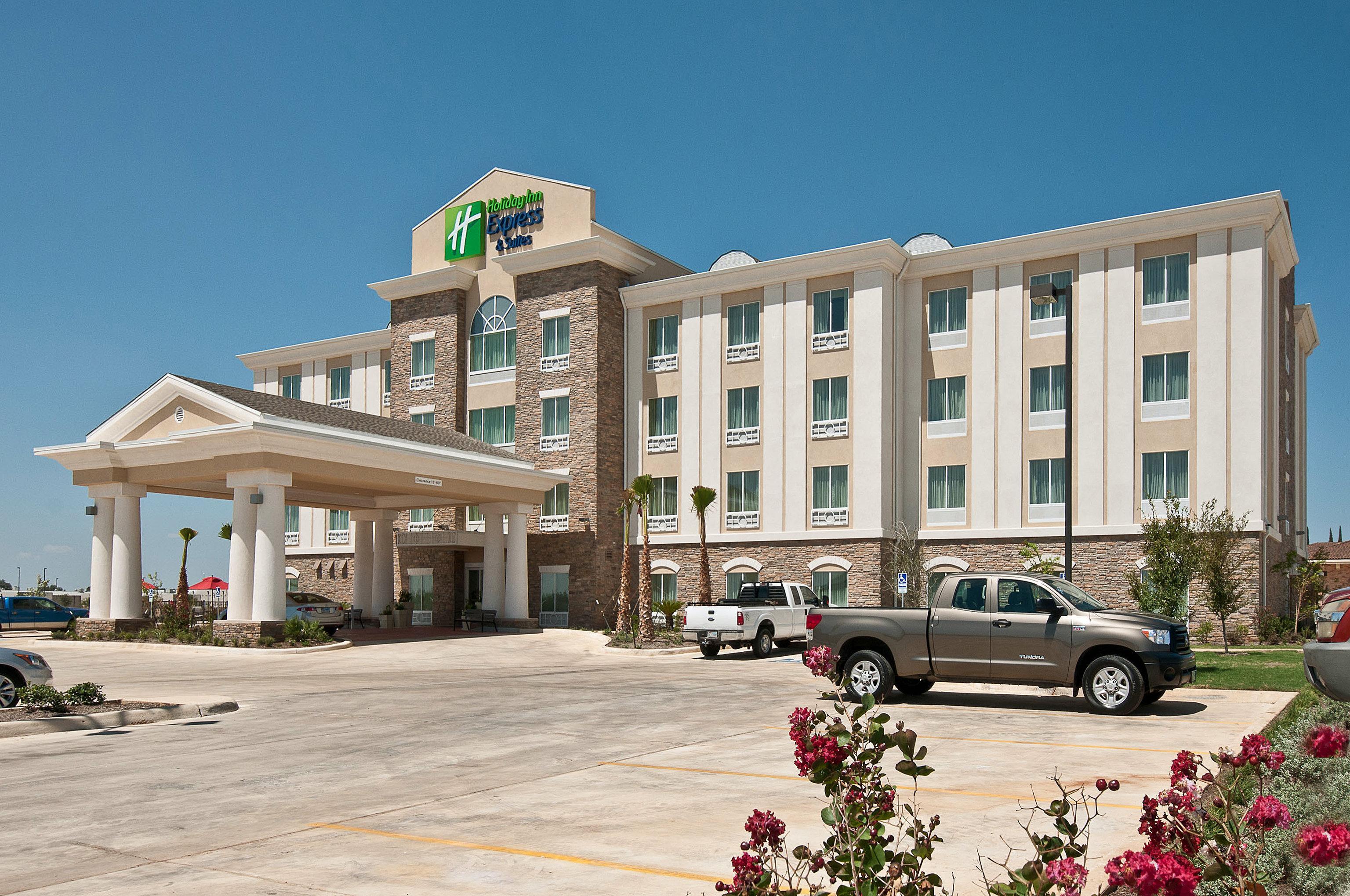 Holiday Inn Express Hotel And Suites Pearsall By Ihg Esterno foto